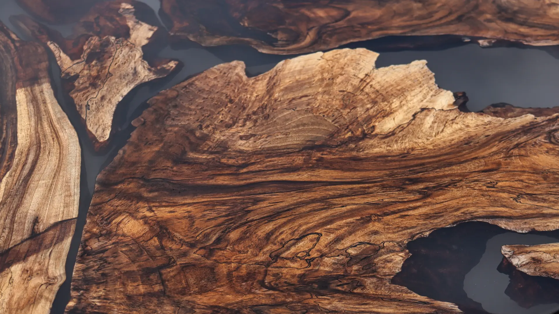 Massivholz Epoxidharz Manufaktur -Unique Woodflow- Bayerischer Wald - Holzart Walnuss-Wurzel